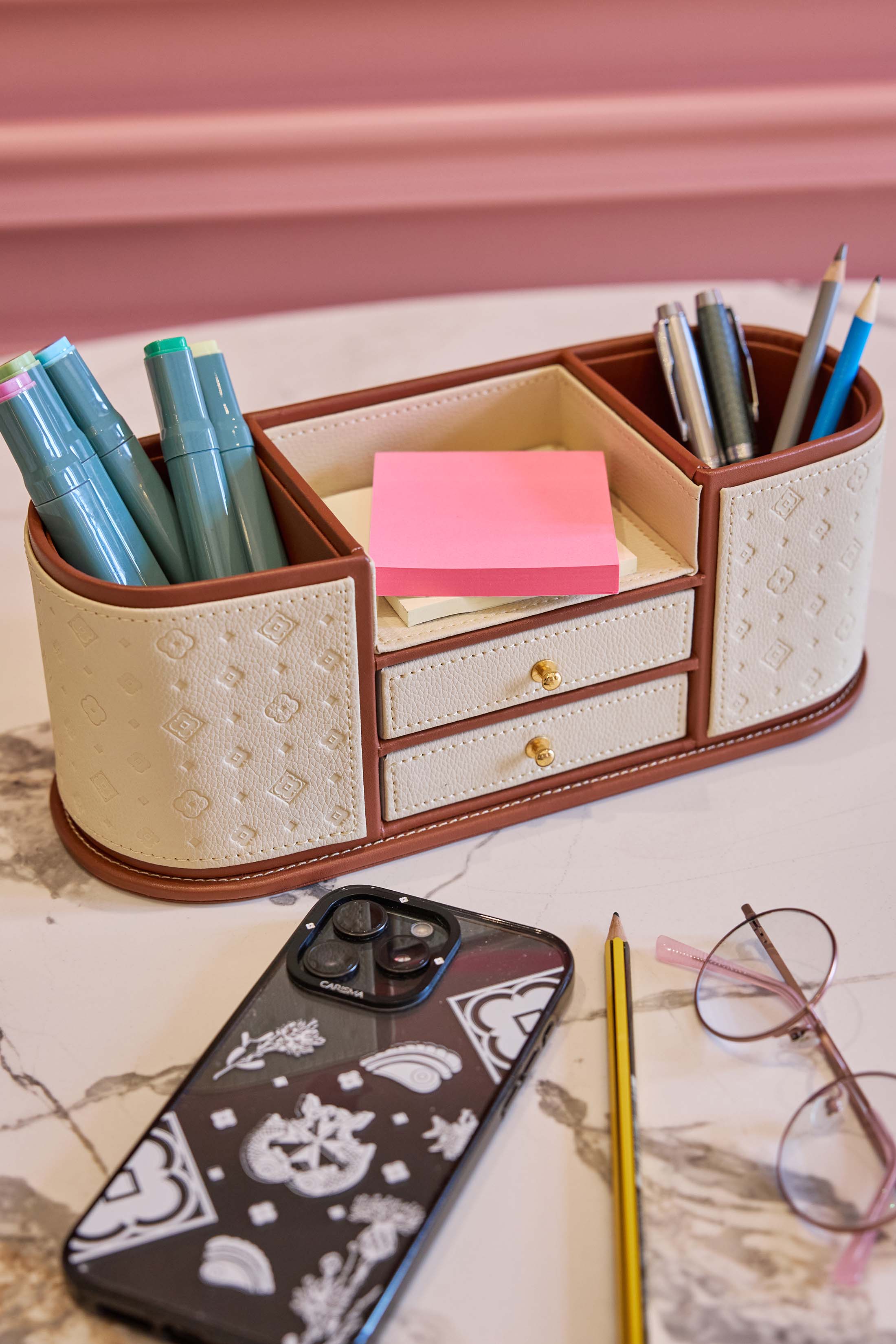 The Carisma Desk Companion