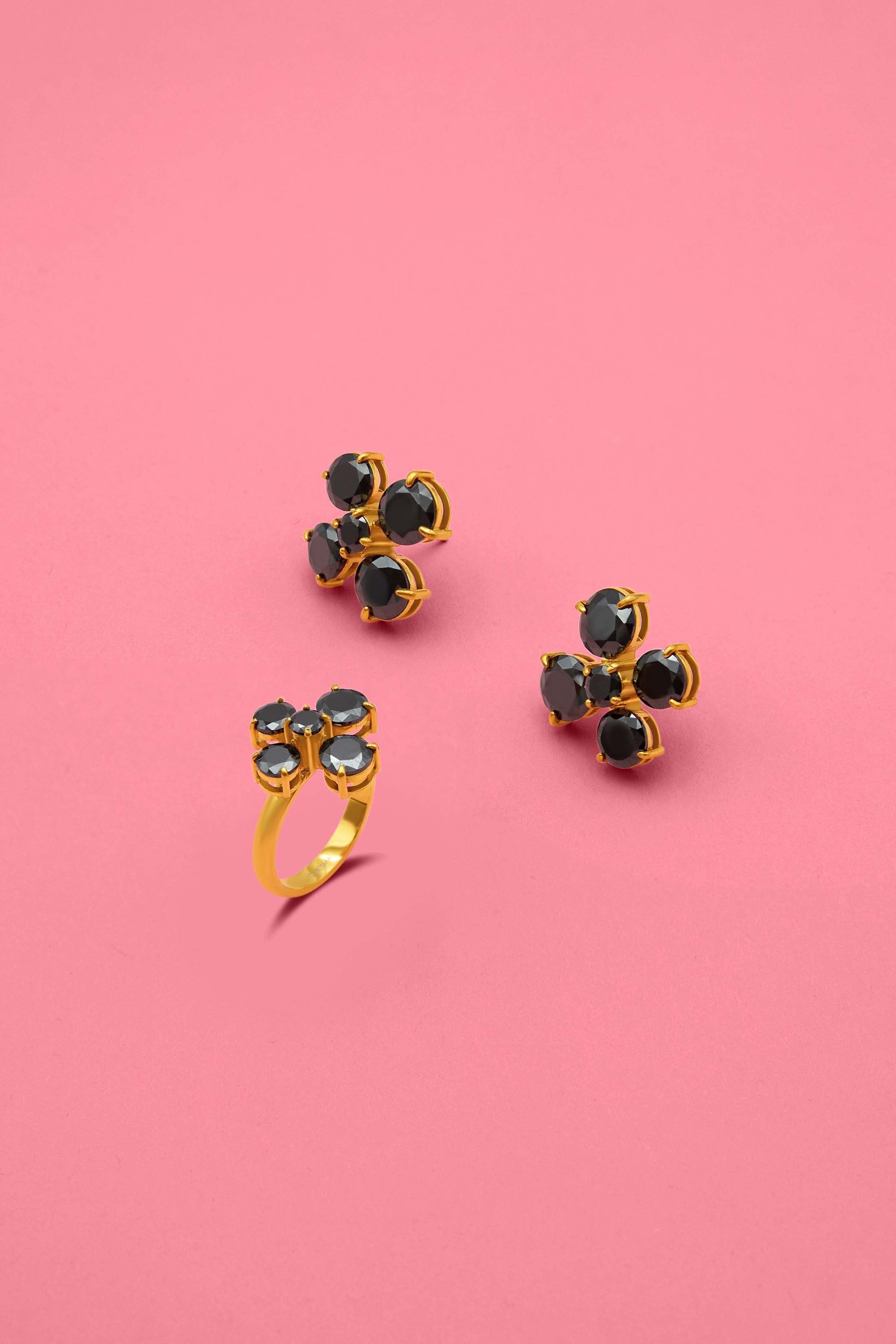 Tnabbret Stud Earrings &amp; Ring Gift Set