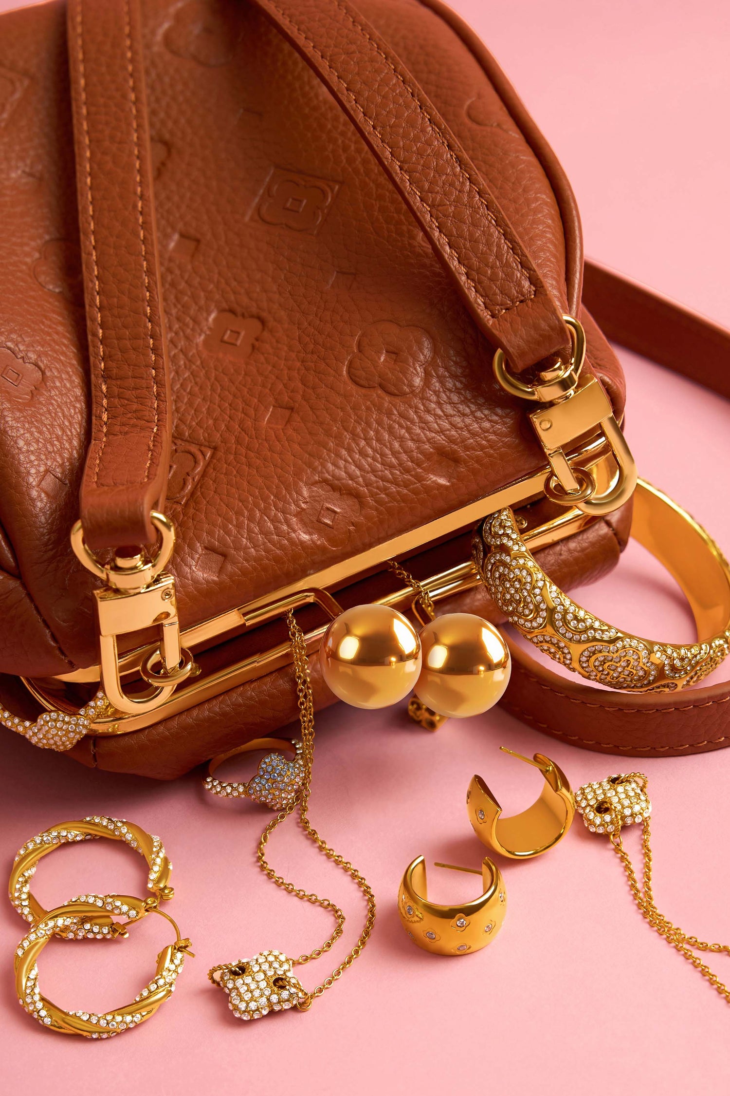 The Carisma Collection Box