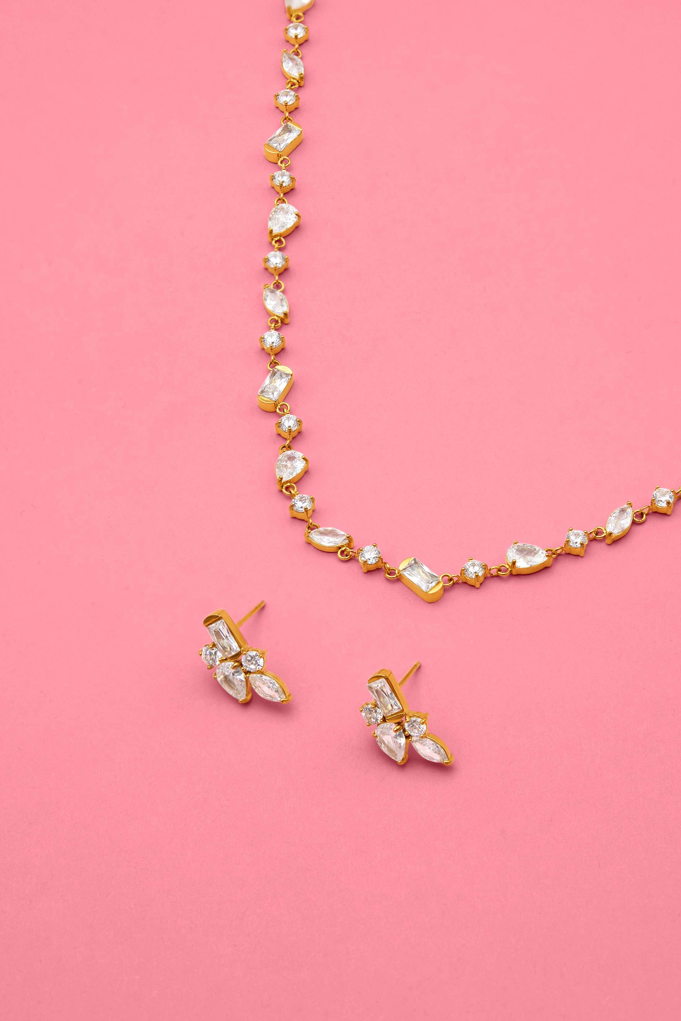 Rhéa Stud Earrings &amp; Necklace Gift Set