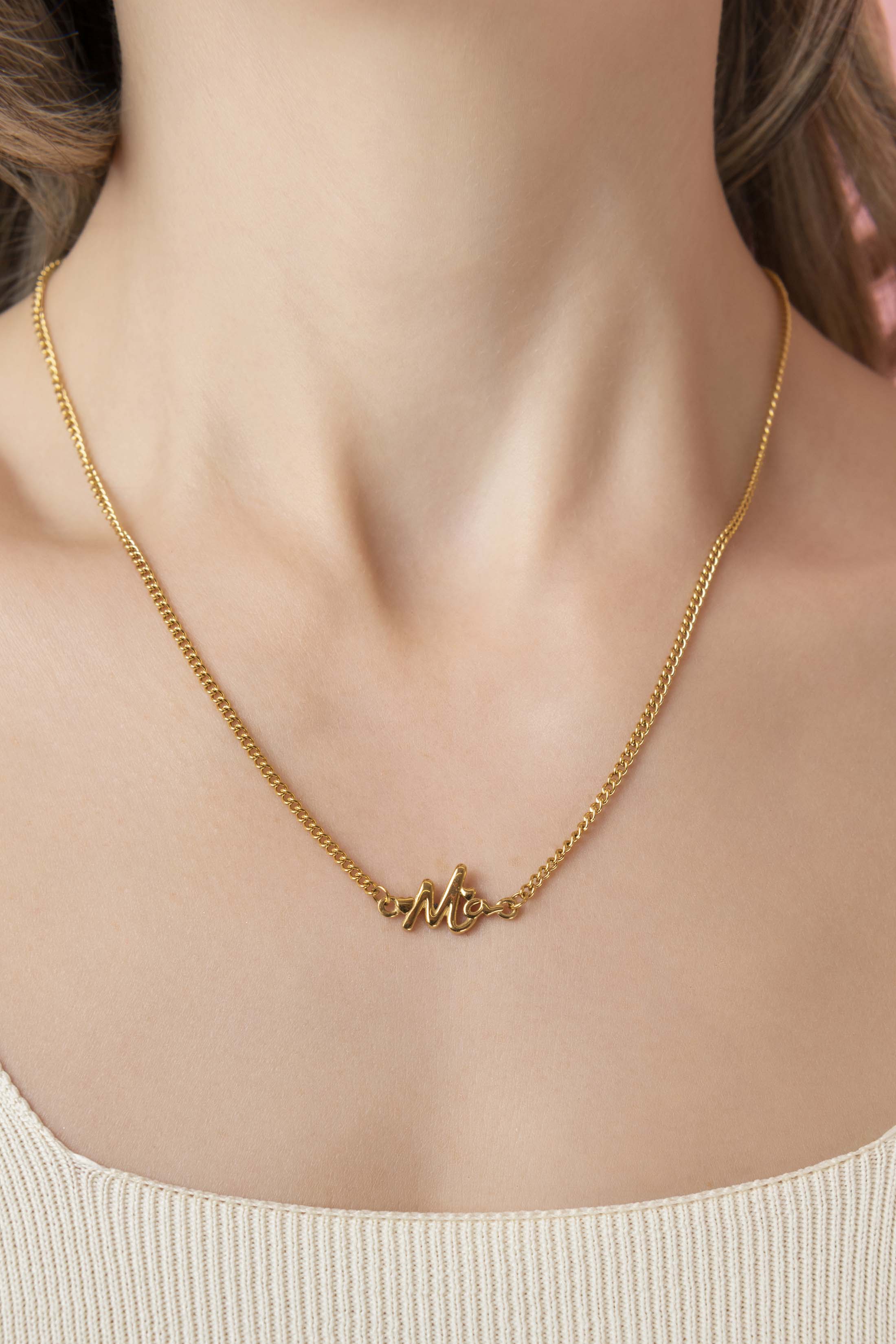 Ma Cursive Necklace