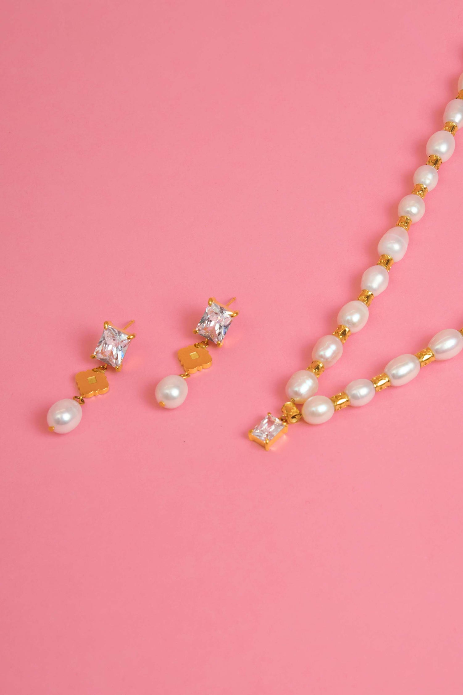 Pearl Glow Drop Stud Earrings &amp; Necklace Gift Set