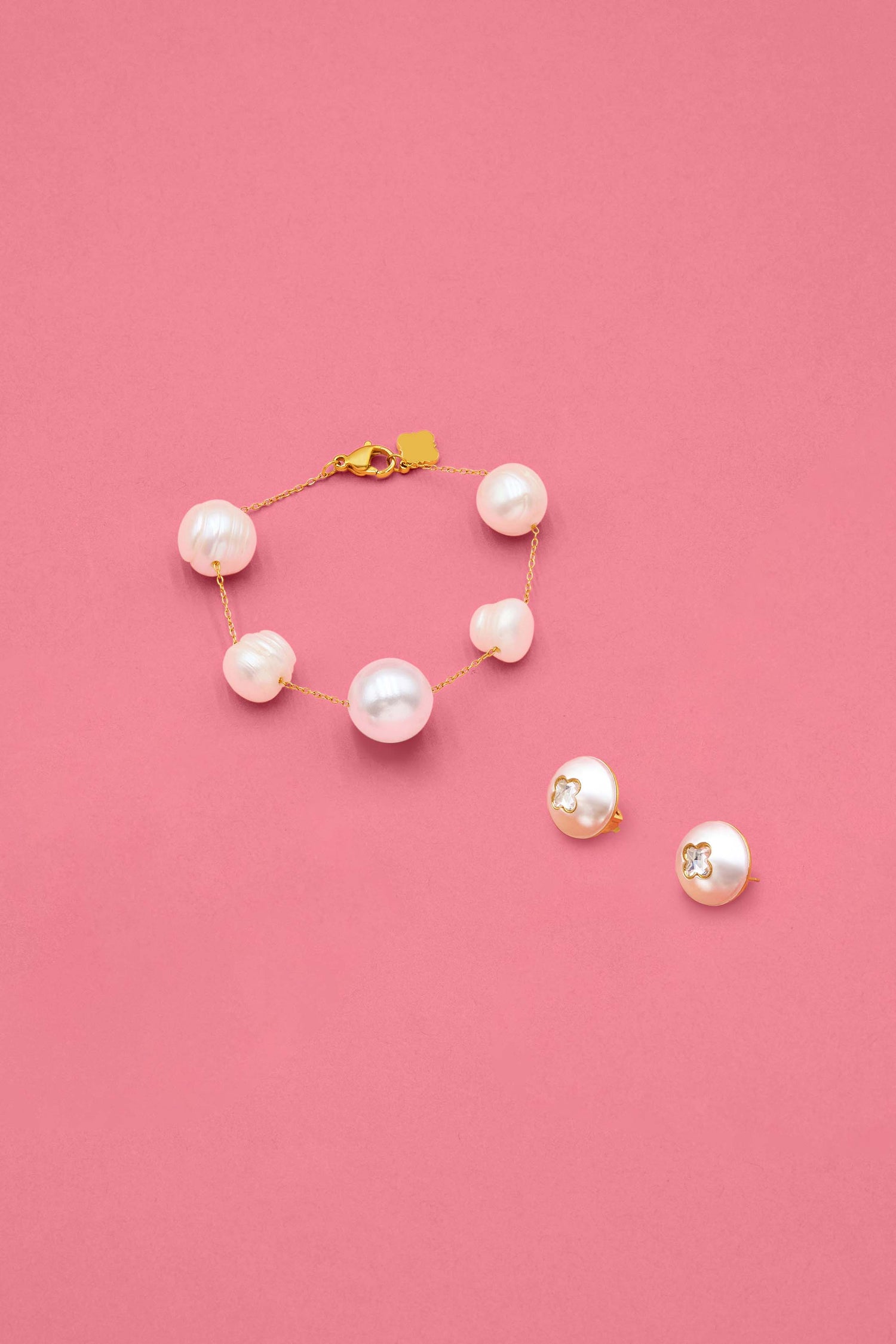 Vivienne Perla Bracelet &amp; Stud Earring Set