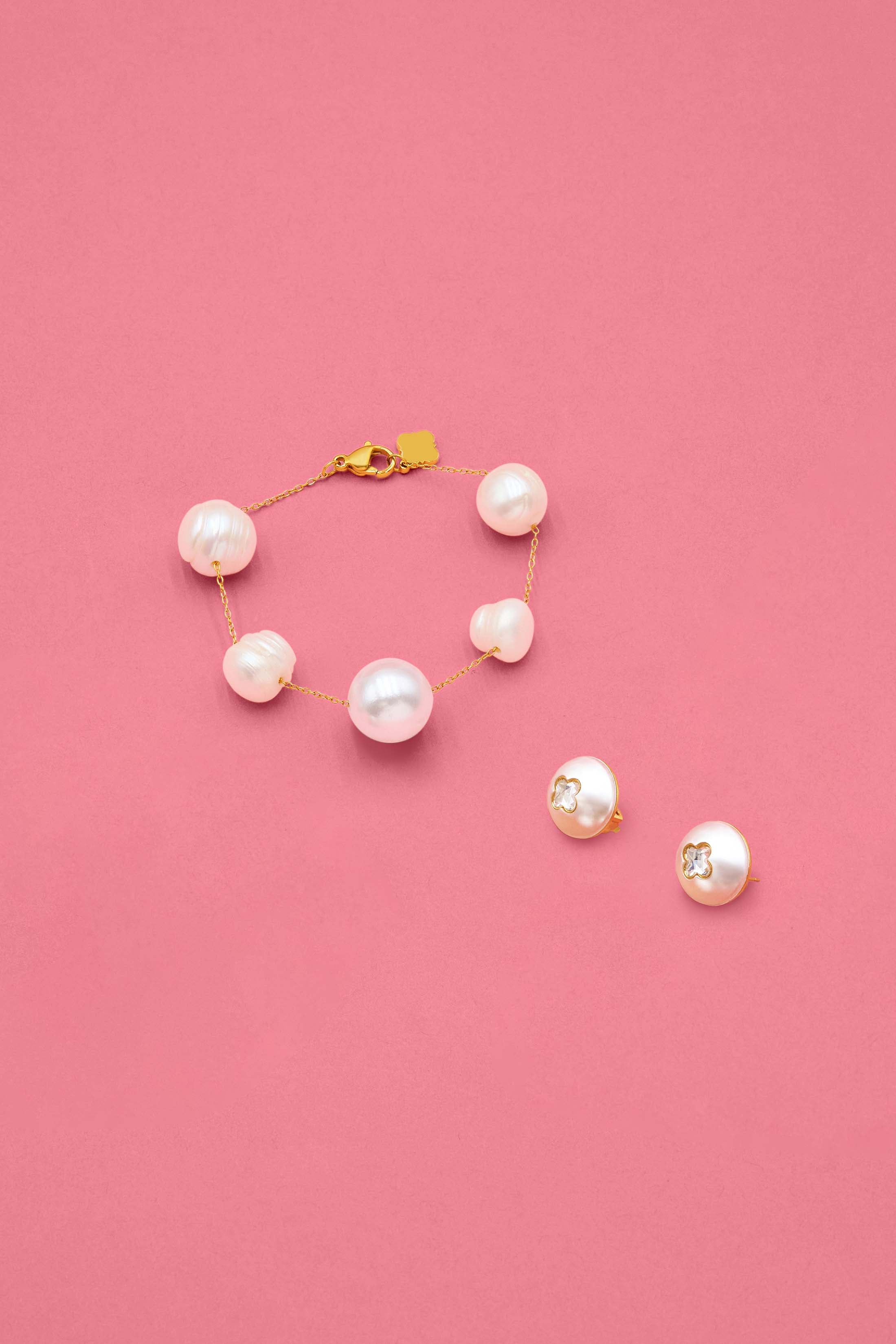Vivienne Perla Bracelet &amp; Stud Earring Set