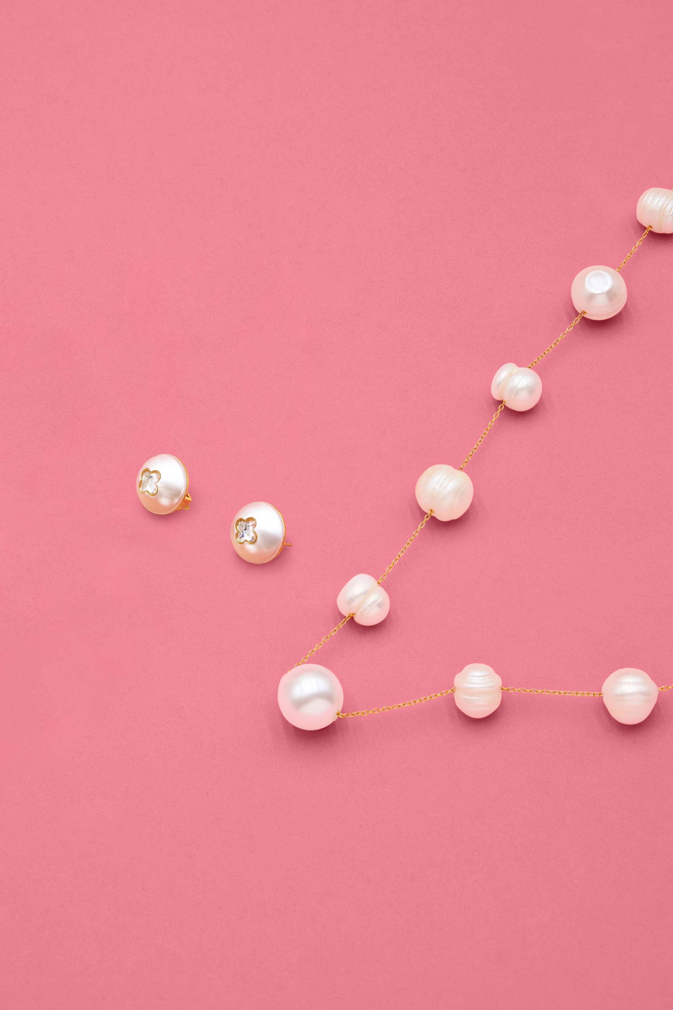 Vivienne Perla Necklace &amp; Studs Gift Set