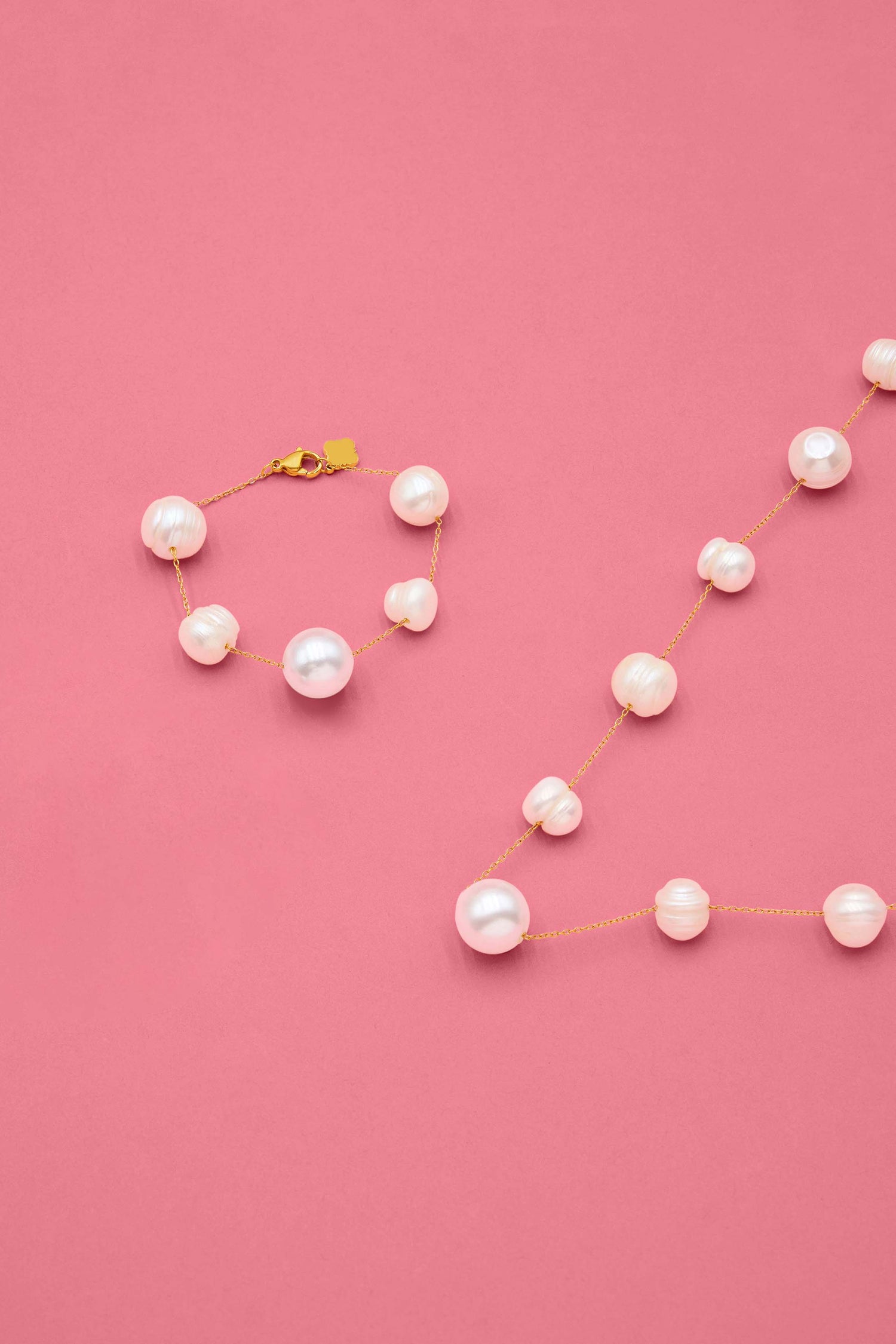 Vivienne Perla Necklace &amp; Bracelet Gift Set