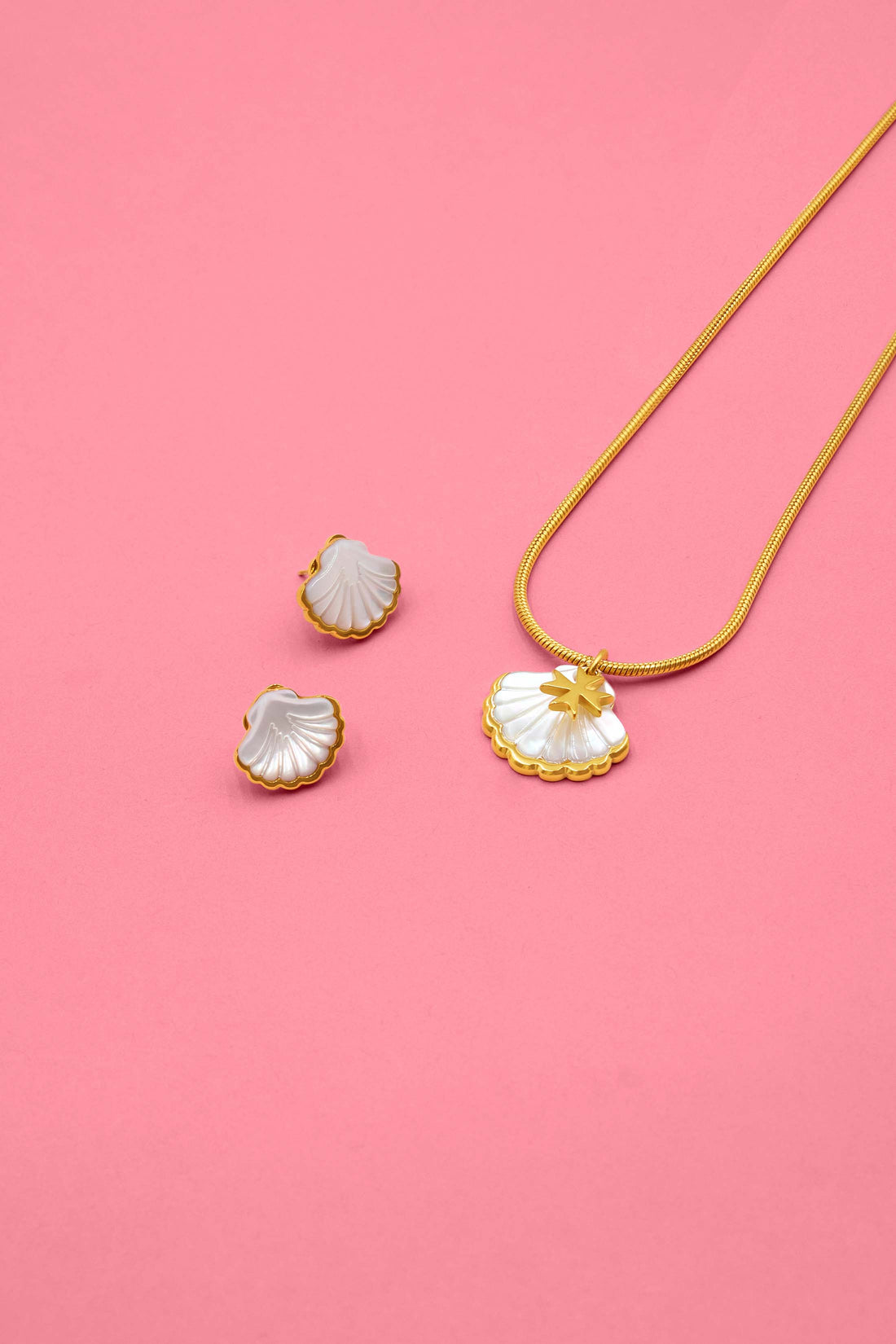 Madreperla Arżella Studs &amp; Necklace Gift Set
