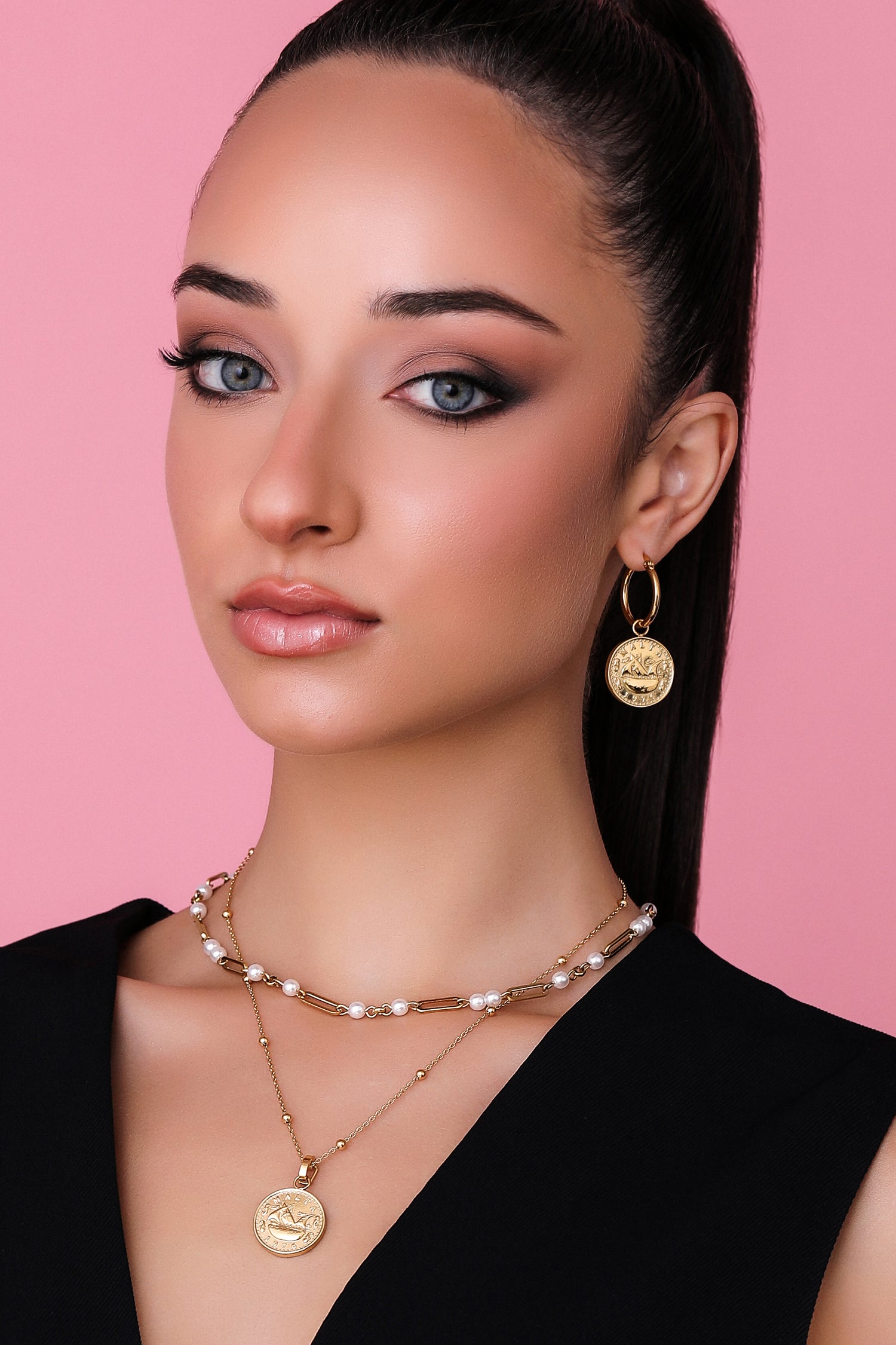 Xini Coin Embossed Pendant Earring Set