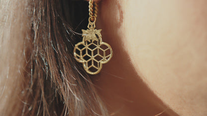 Reġina Carisma Logo Pendant Earring Set