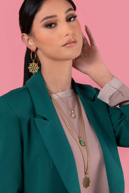 Sannat Lace Hollow Pendant &amp; Peridot Stone Pendant Set