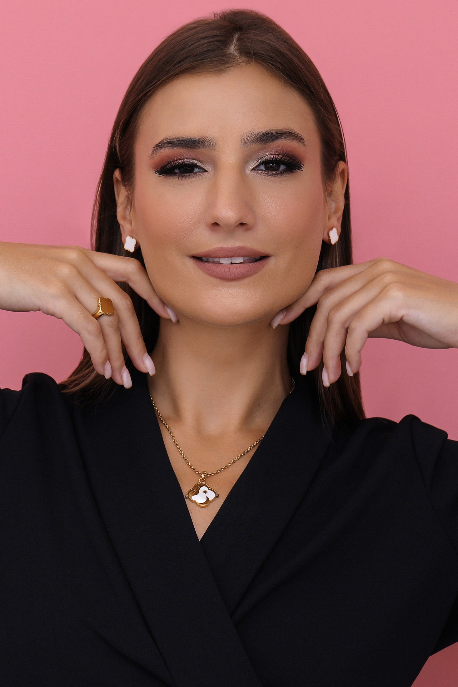 Carisma Logo Mother of Pearl Stud Earring Set