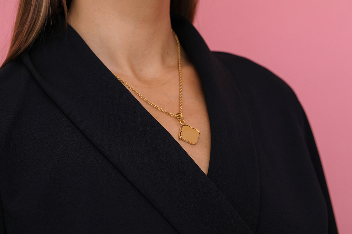 "Wettaq il-Ħolm" Mother of Pearl Engravable Pendant