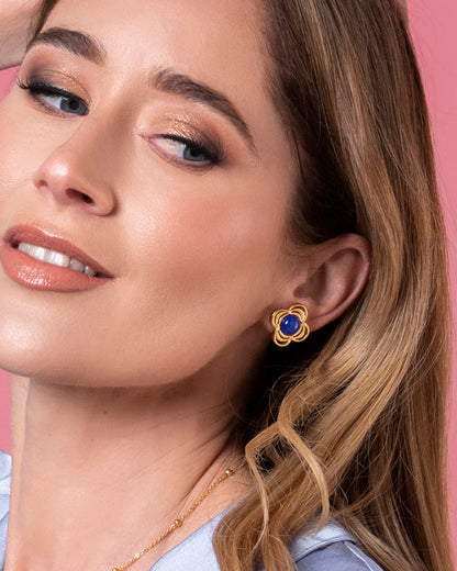 Roxanne’s Deep Blue Cat Eye Stud Earring Set
