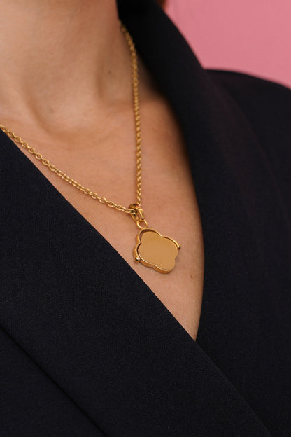 "Wettaq il-Ħolm" Mother of Pearl Engravable Pendant