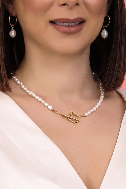 Freshwater Pearl Necklace &amp; Carisma Logo Letter Gift Set