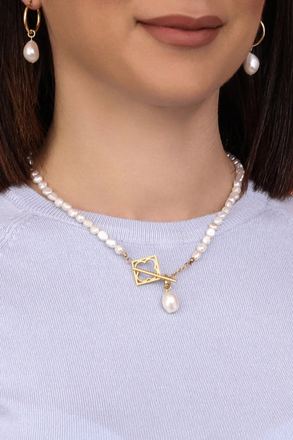 Freshwater Pearl Necklace &amp; Carisma Logo Letter Gift Set