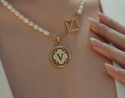 Freshwater Pearl Necklace &amp; Carisma Logo Letter Gift Set