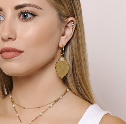 Mandorla Pendant